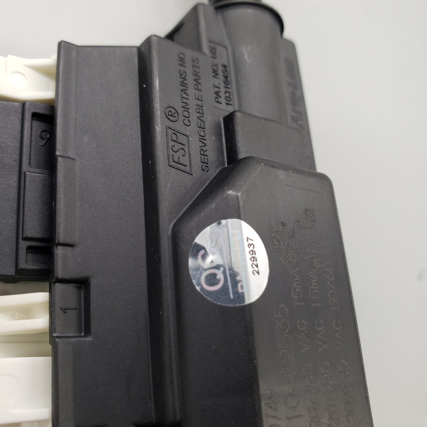 New OEM Replacement for Whirlpool Lid Lock Switch W10682535