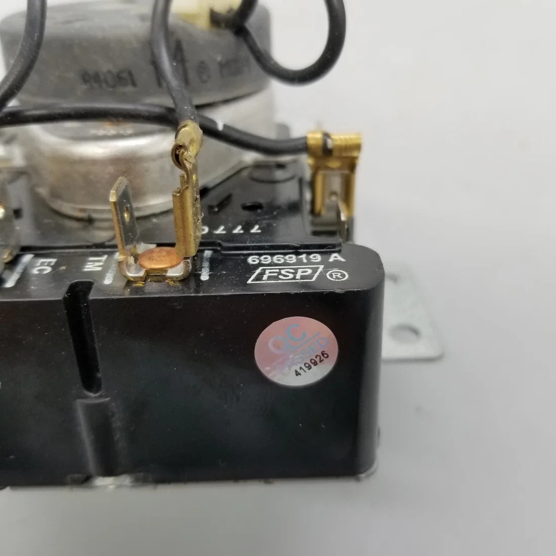 OEM Replacement for Whirlpool Dryer Timer 696919A