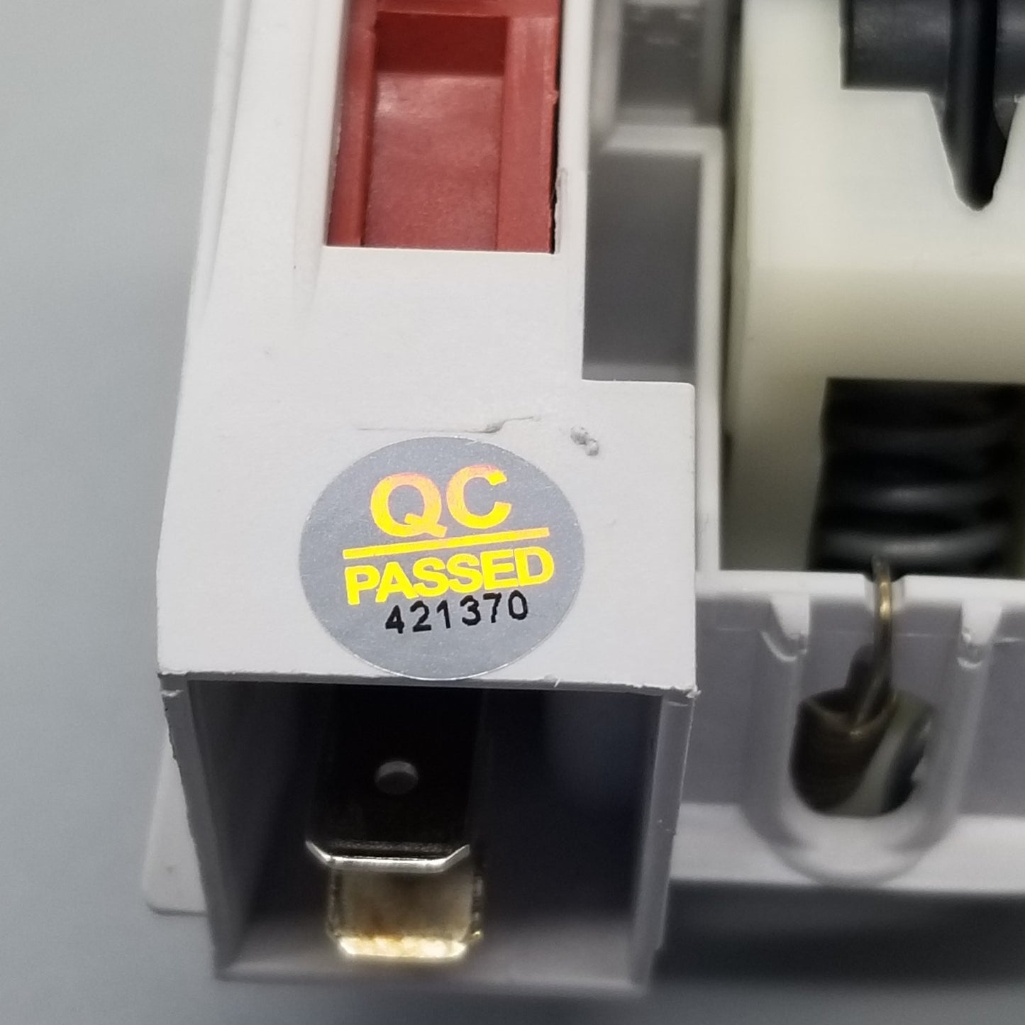 New OEM Danby Dishwasher Door Lock 32037542