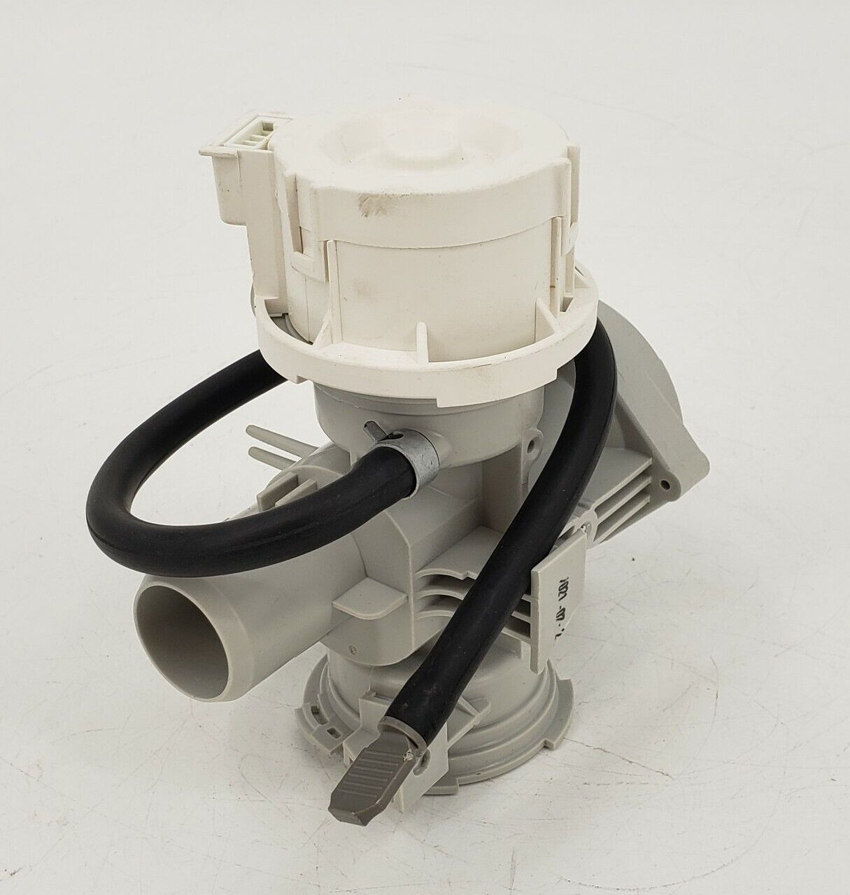 New Genuine OEM Replacement for LG Washer Pump Assembly AHA75693401