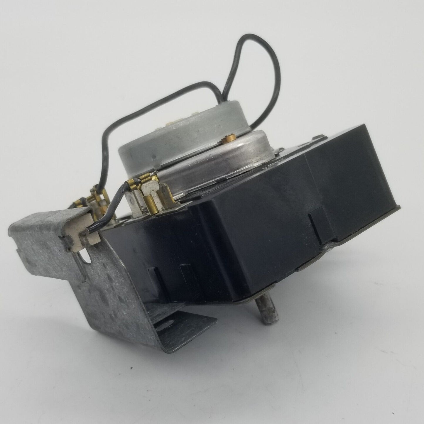 Genuine OEM Replacement for Whirlpool Dryer Timer 690207